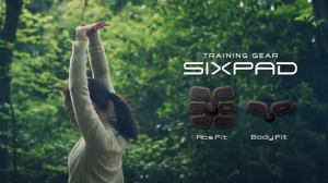 SIXPAD  ヨガのポジティブエネルギー篇：ヨガインストラクター Juri Edwards（2分5秒）